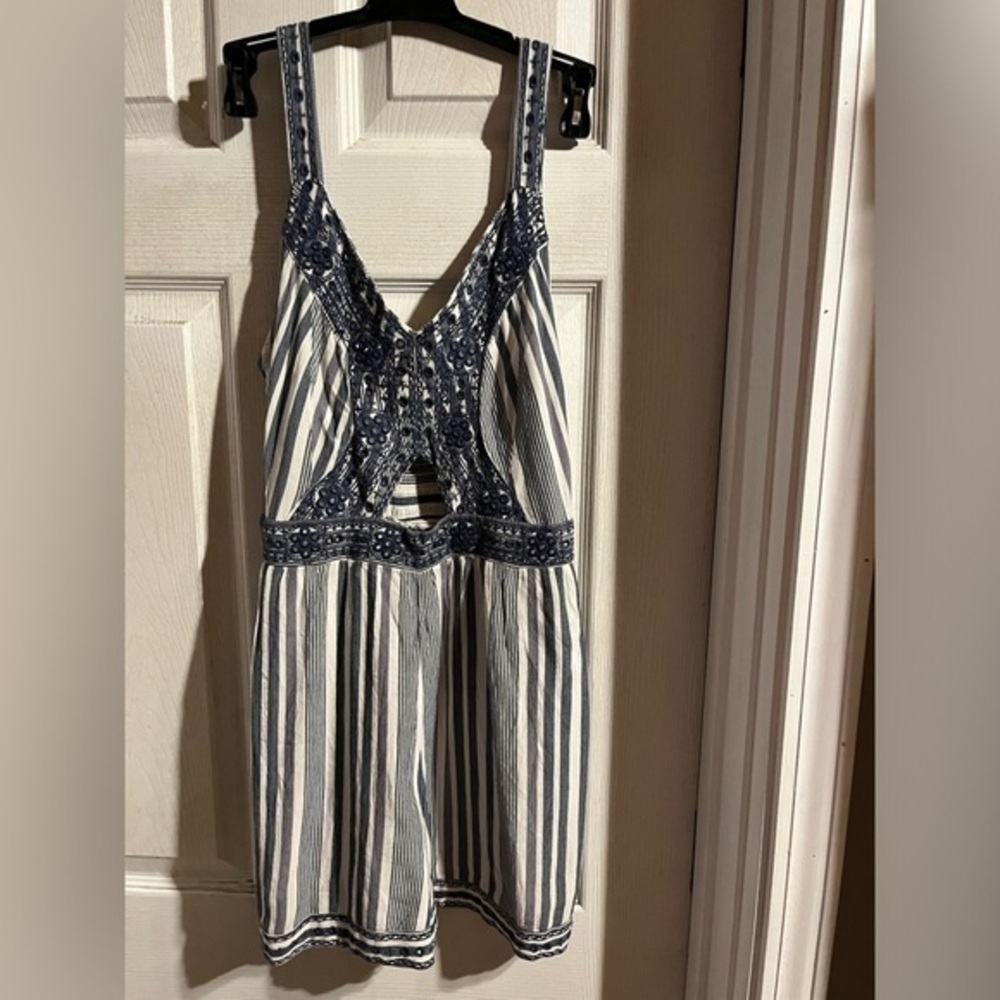 American Eagle Size‎ Small Blue & White Striped Romper with Cutout and Pockets